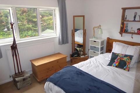 126 Grove Road, Hounslow, TW3 3PT