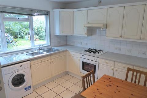 37 Cambria Close, Hounslow, TW3 3RR