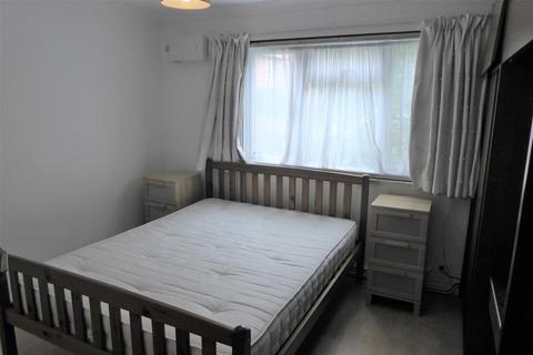 37 Cambria Close, Hounslow, TW3 3RR