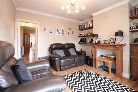 22 Invicta Road, Dartford, DA2 6AZ