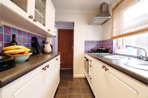 22 Invicta Road, Dartford, DA2 6AZ