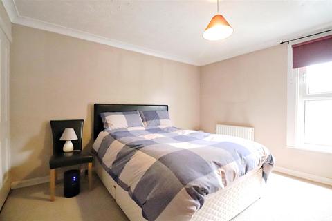 22 Invicta Road, Dartford, DA2 6AZ