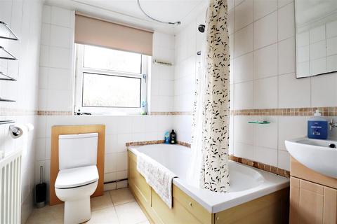 22 Invicta Road, Dartford, DA2 6AZ