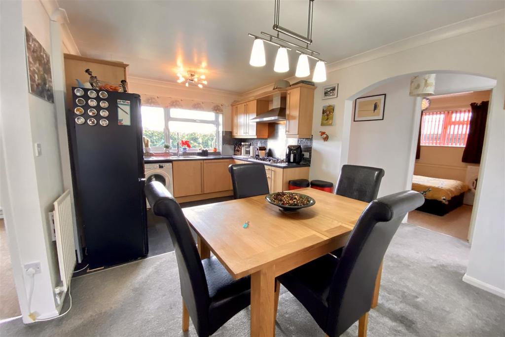 Dining kitchen