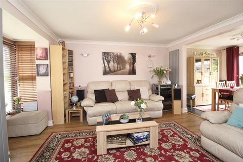 5 Ingleton Close, Heelands, Milton Keynes, MK13 7NN