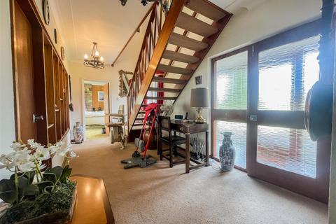 Wyndspoint Church Road, Ullenhall, Henley-in-arden, B95 5NR