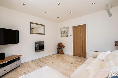 33 Graylands, Theydon Bois, Epping, CM16 7LB
