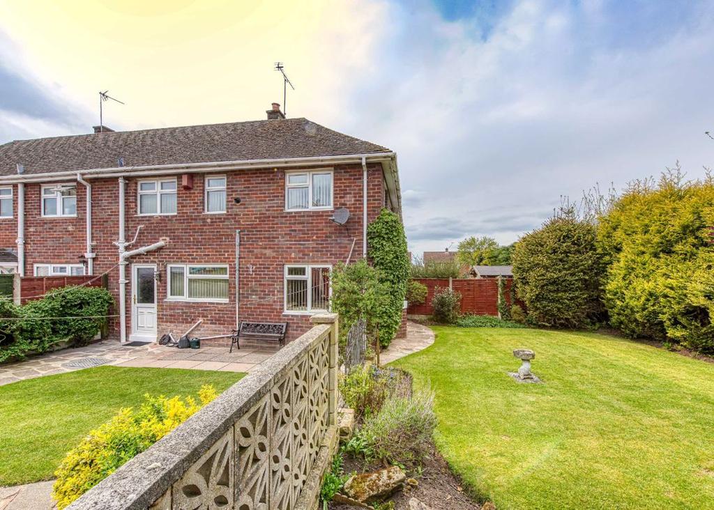 35, Van Diemans Road, Wombourne... 3 bed terraced house £175,000