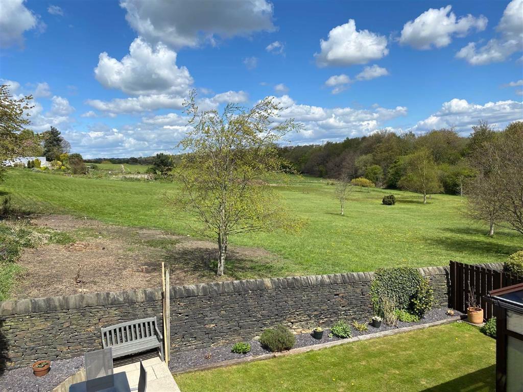 Northorpe Court, Mirfield, WF14 5 bed detached house £375,000