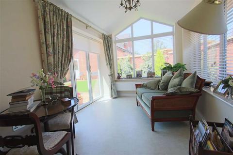 17 Bletchley Park Way, Wilmslow, SK9 2EH