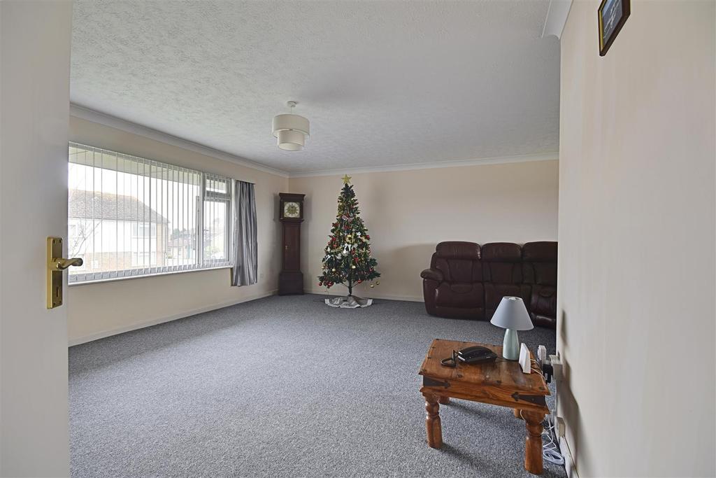 Normandale, BexhillOnSea 2 bed flat £235,000