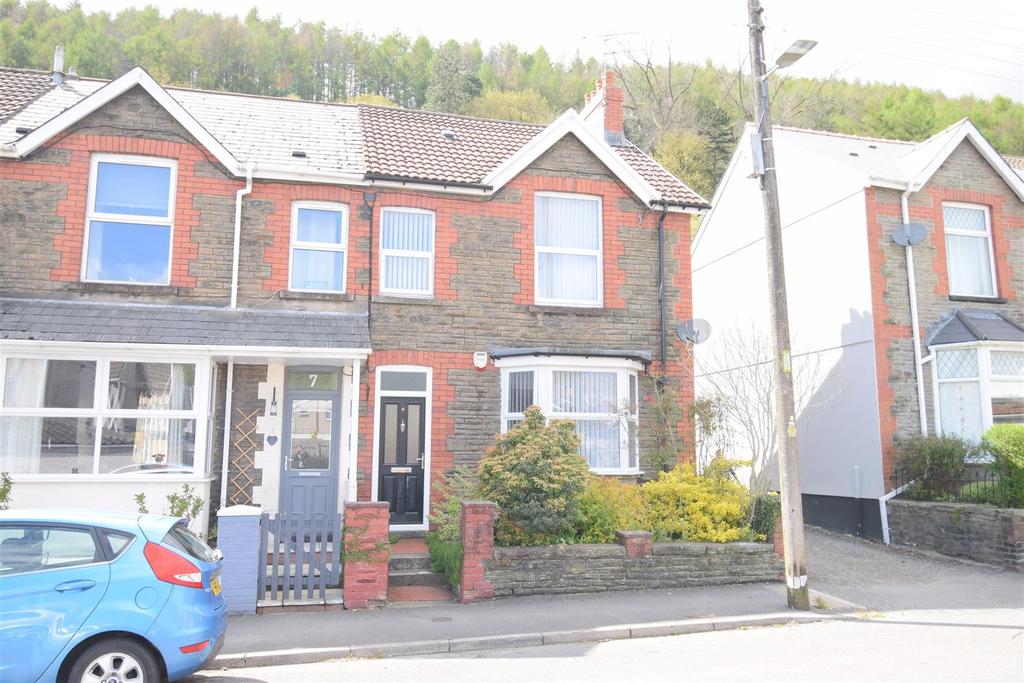 Tyn Y Graig Road, Llanbradach, Caerphilly 2 bed end of terrace house