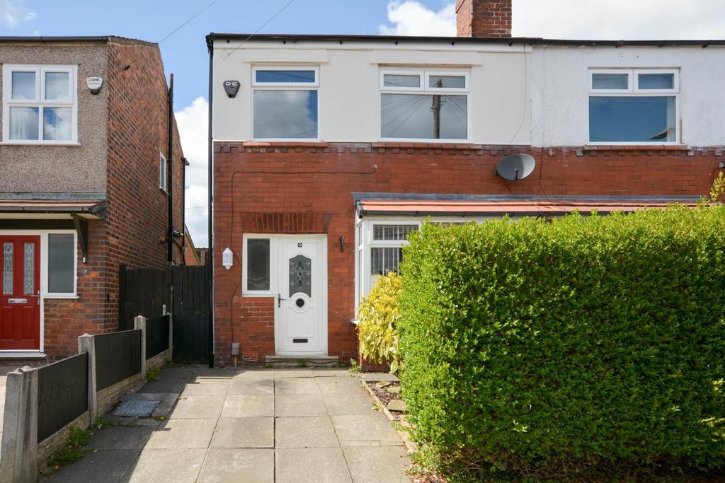 Roundhouse Avenue, Whelley, Wigan... 3 bed semidetached house £125,000
