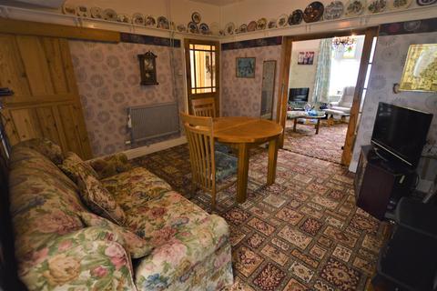 15 Silver Terrace, Burry Port, SA16 0NA