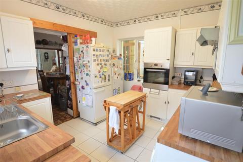 15 Silver Terrace, Burry Port, SA16 0NA