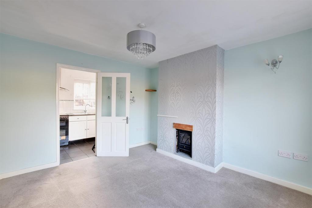 Castleford Road, Hylton Castle... 2 bed semidetached house £500 pcm