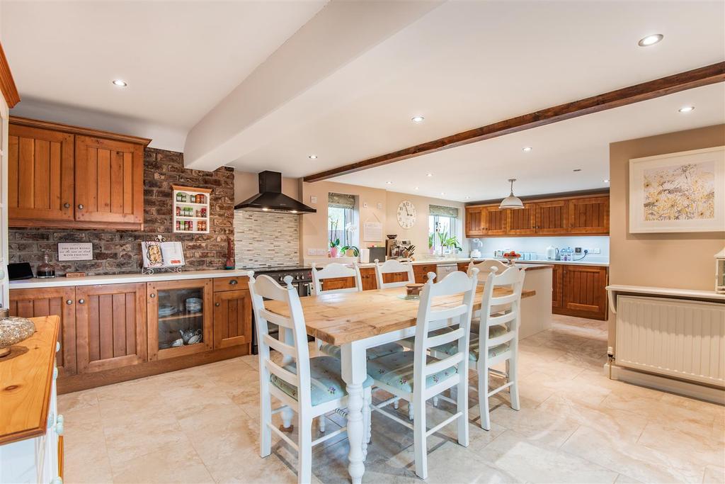 8462208-interior04.jpg