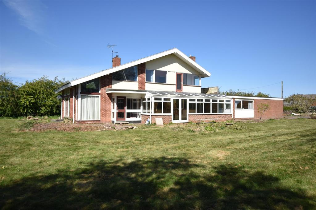 Caunton Road 4 bed cottage for sale £320,000