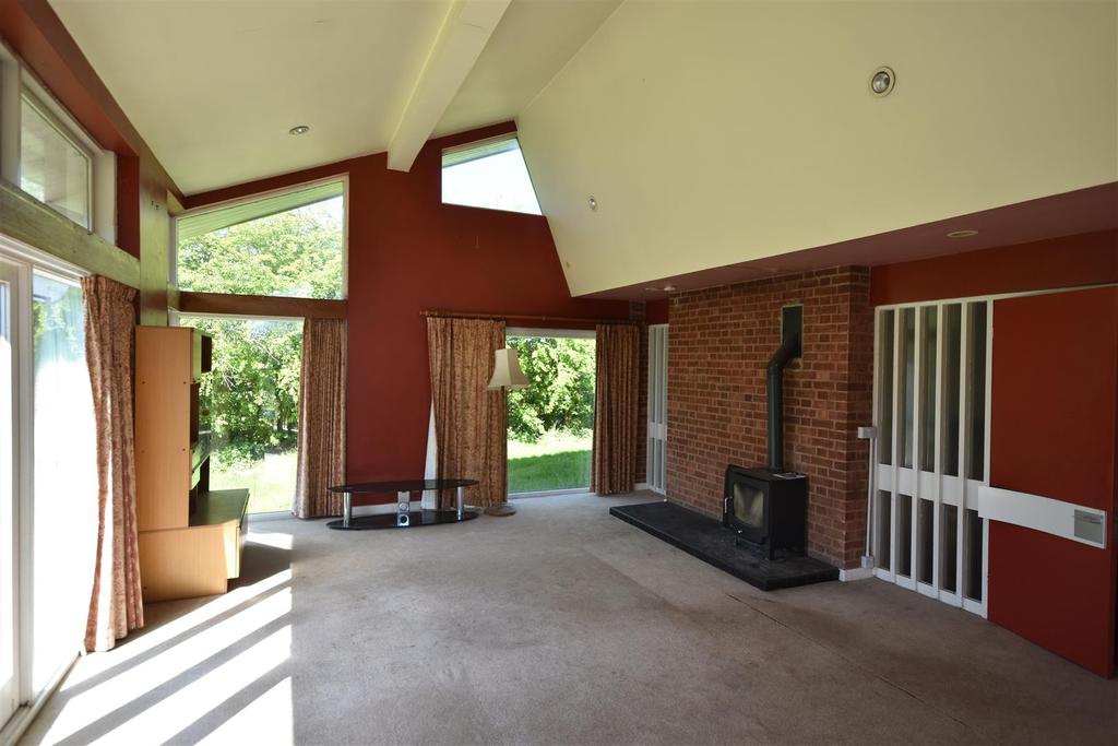 Caunton Road 4 bed cottage for sale £320,000