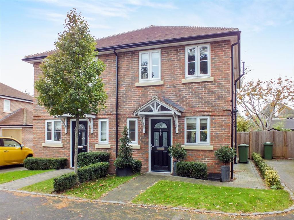 House For Sale Fisher Close Walton On Thames at Deloris Walker blog