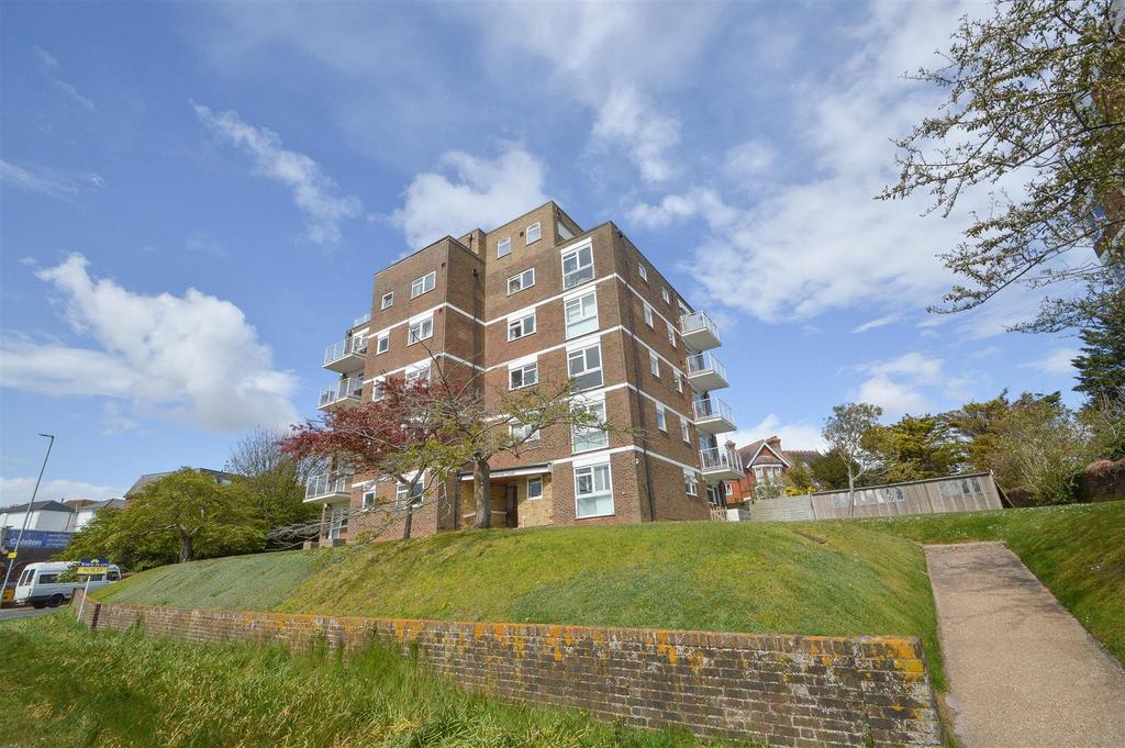 Upperton Road, Eastbourne 2 bed flat £180,000