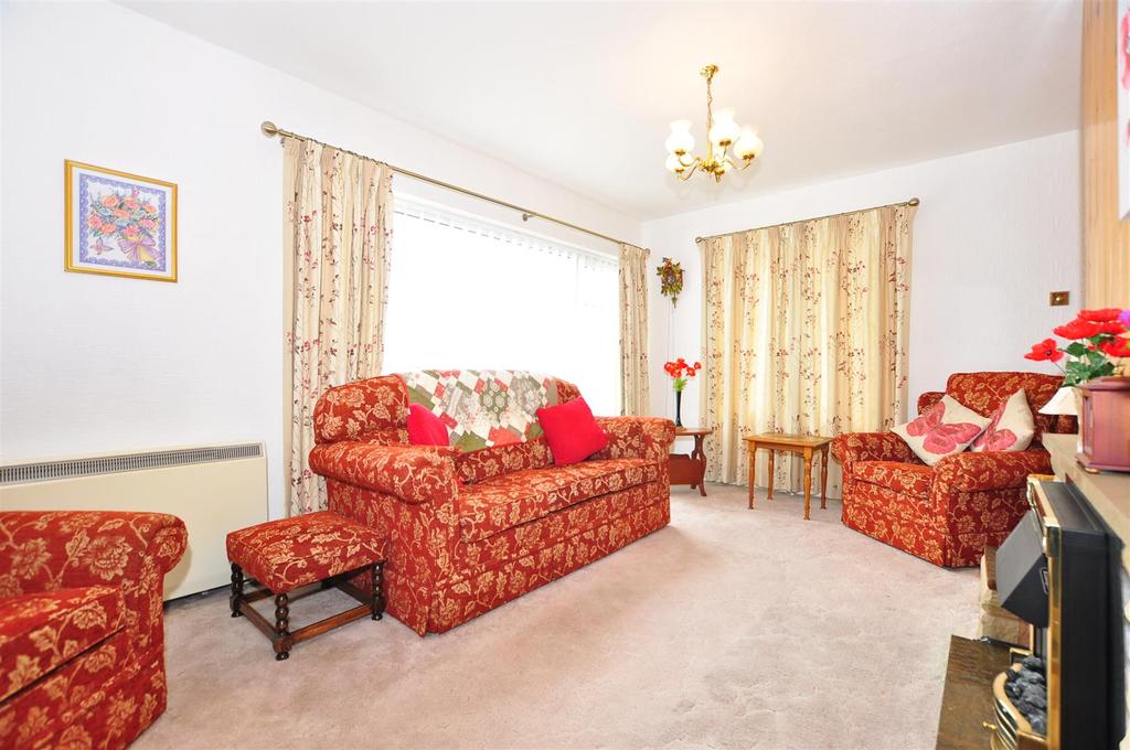 Greenbush Drive, Halesowen 3 bed semidetached house £230,000