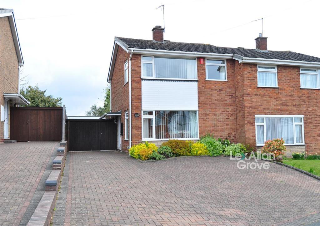 Greenbush Drive, Halesowen 3 bed semidetached house £230,000