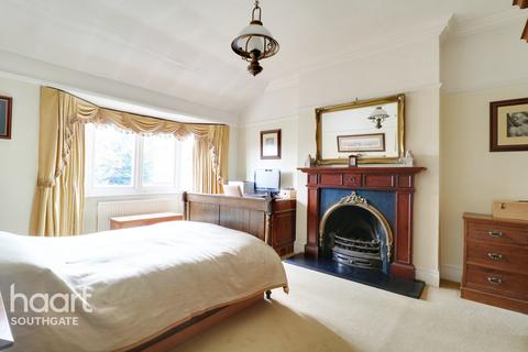 81a Woodberry Avenue, London, N21 3LG