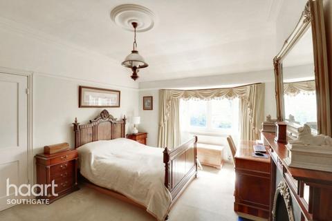81a Woodberry Avenue, London, N21 3LG