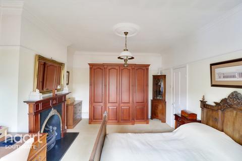 81a Woodberry Avenue, London, N21 3LG