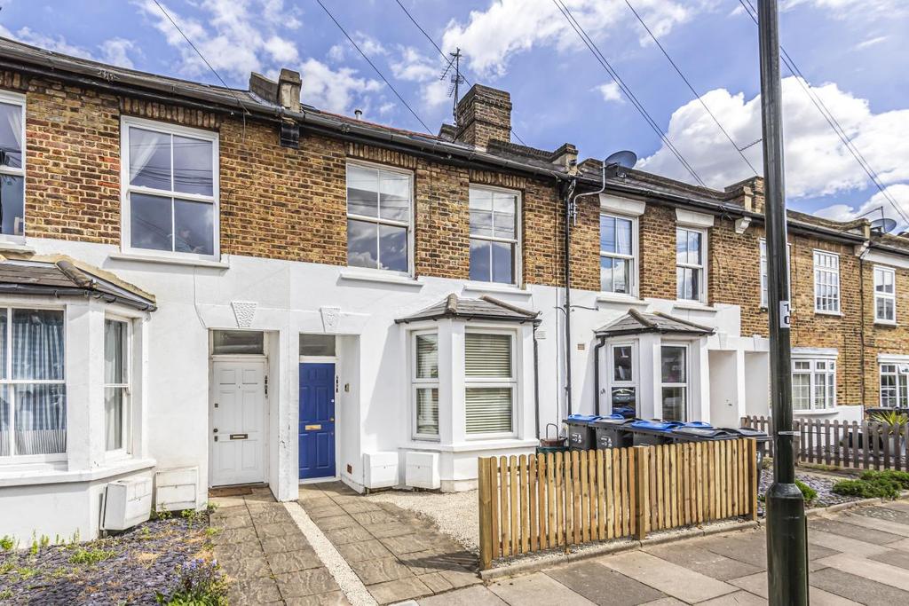 Palmerston Road, Wimbledon 2 bed flat £500,000