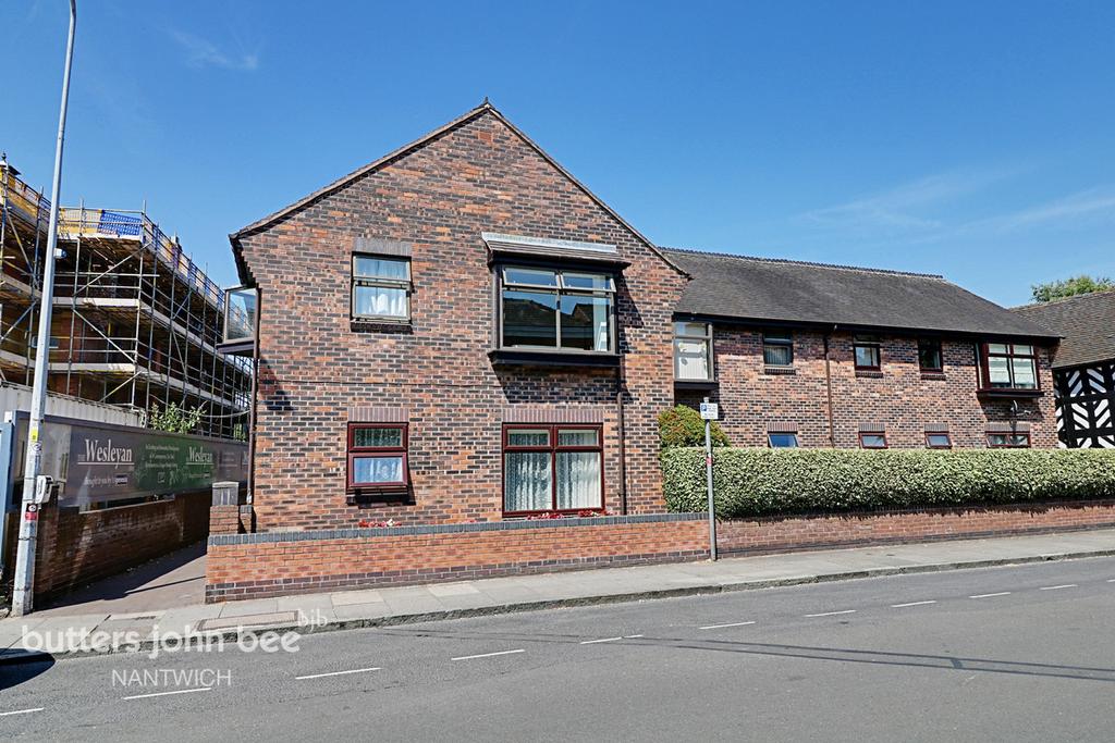 Wesley Close, Nantwich 1 bed apartment £90,000