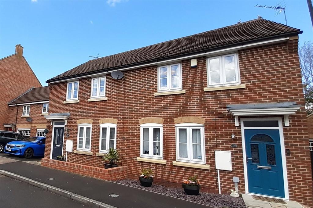 Haydon End, Swindon, SN25 3 bed semidetached house £255,000