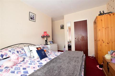 8 Brecon Square, Newington, Ramsgate, CT12 6NS