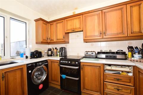 8 Brecon Square, Newington, Ramsgate, CT12 6NS