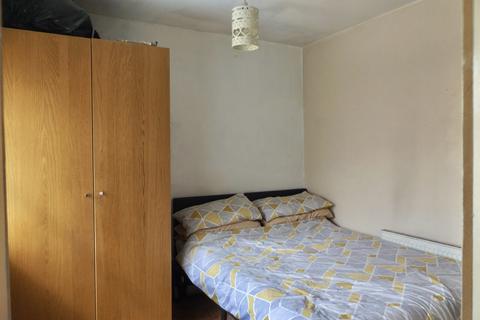 Studio to rent, Markeaton Street, DE1