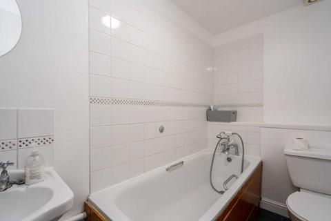 1 Birch Leys, Hemel Hempstead, HP2 7SA
