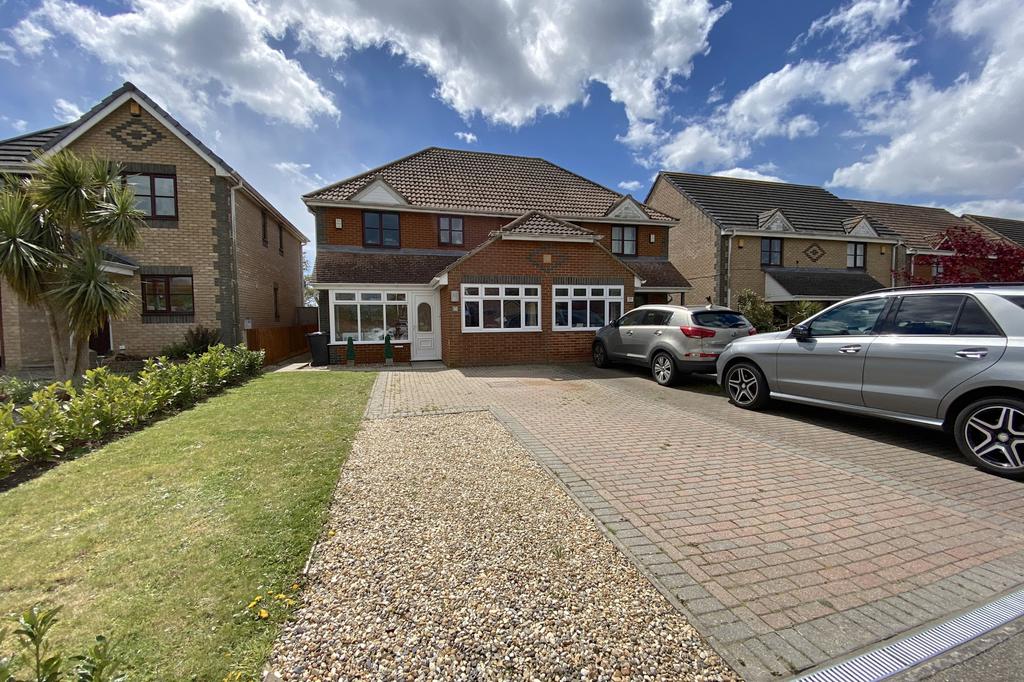 St. Marys, Lynholm Road, Polegate, East Sussex, BN26 3 bed semi