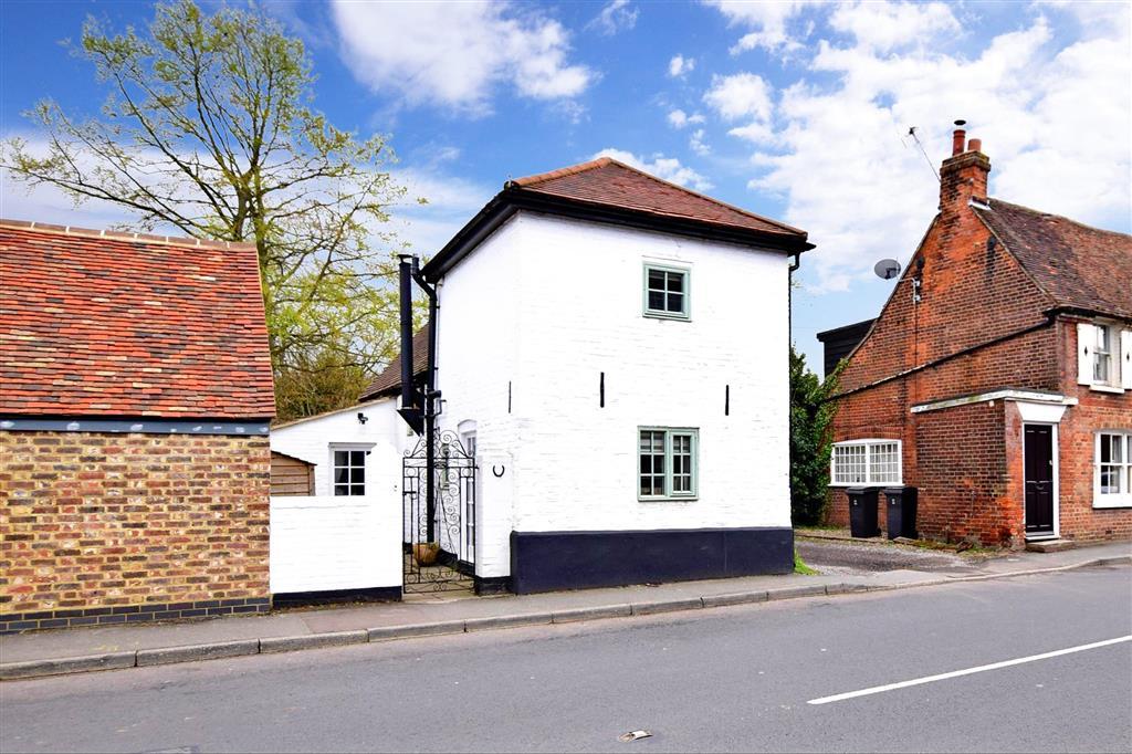 High Street, Wingham, Canterbury, Kent 2 bed detached house £300,000