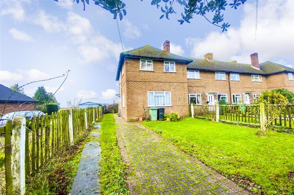 Headcorn Road, Maidstone, Kent 3 bed end of terrace house £