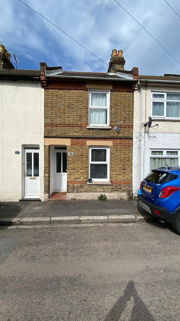 Albert Road, Chatham, Kent ME4 2 bed terraced house £225,000