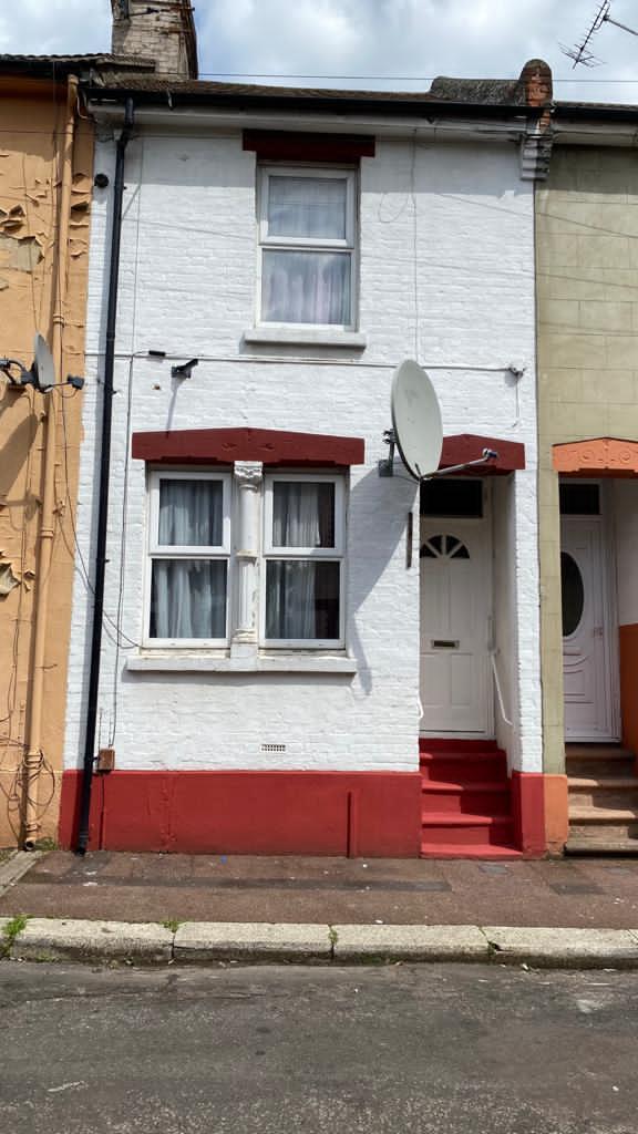 Coronation Road, Chatham, Kent ME5 2 bed terraced house for sale £225,000