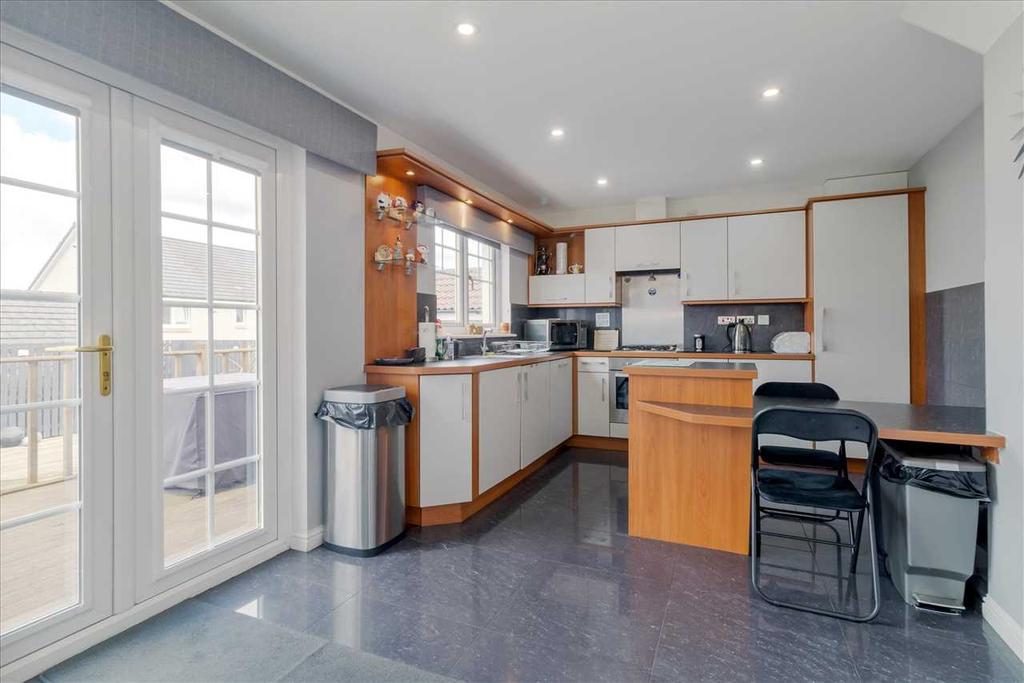 Breakfasting Kitchen