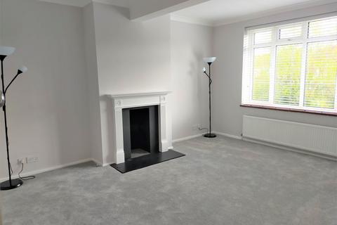 2 bedroom apartment to rent, Doran Drive, Redhill