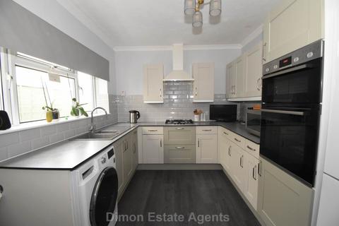 4 bedroom semi-detached house for sale, Oxford Road, Gosport