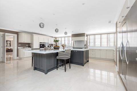 Carolina Ridgemount Road, Ascot, SL5 9RS
