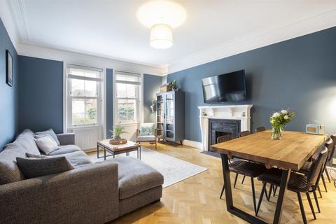 2 bedroom flat to rent, Lytton Grove, London