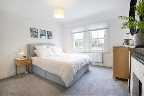 2 bedroom flat to rent, Lytton Grove, London