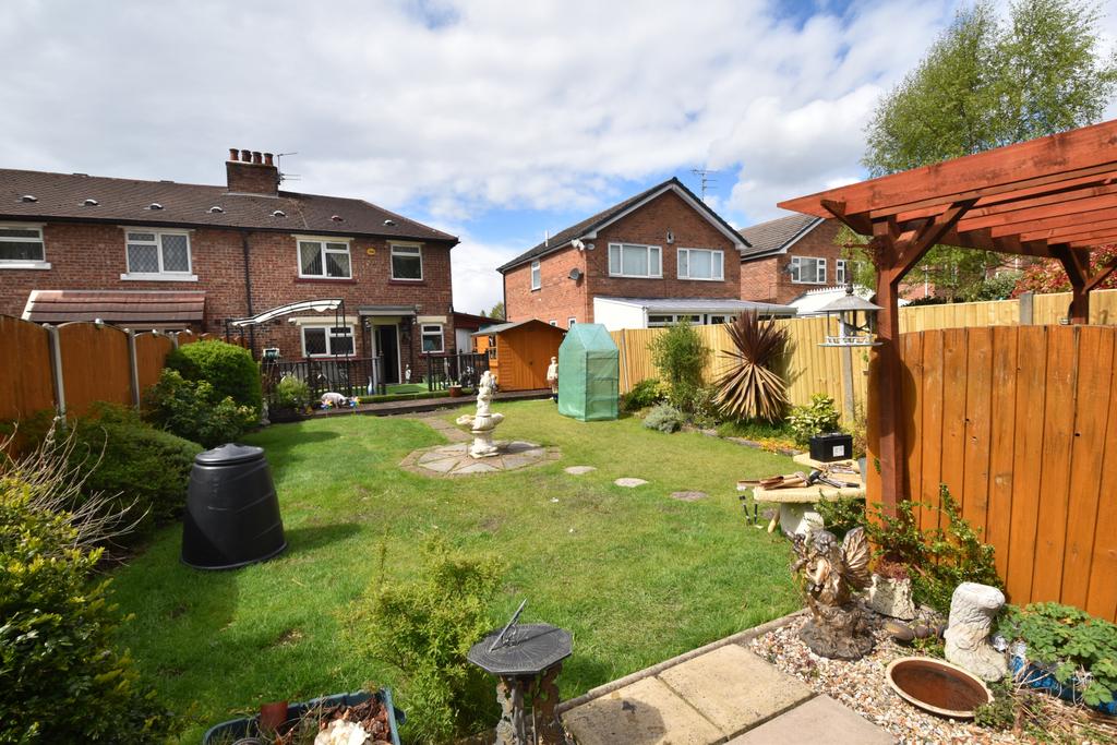 Moss Lane, Partington, M31 3 bed end of terrace house £180,000