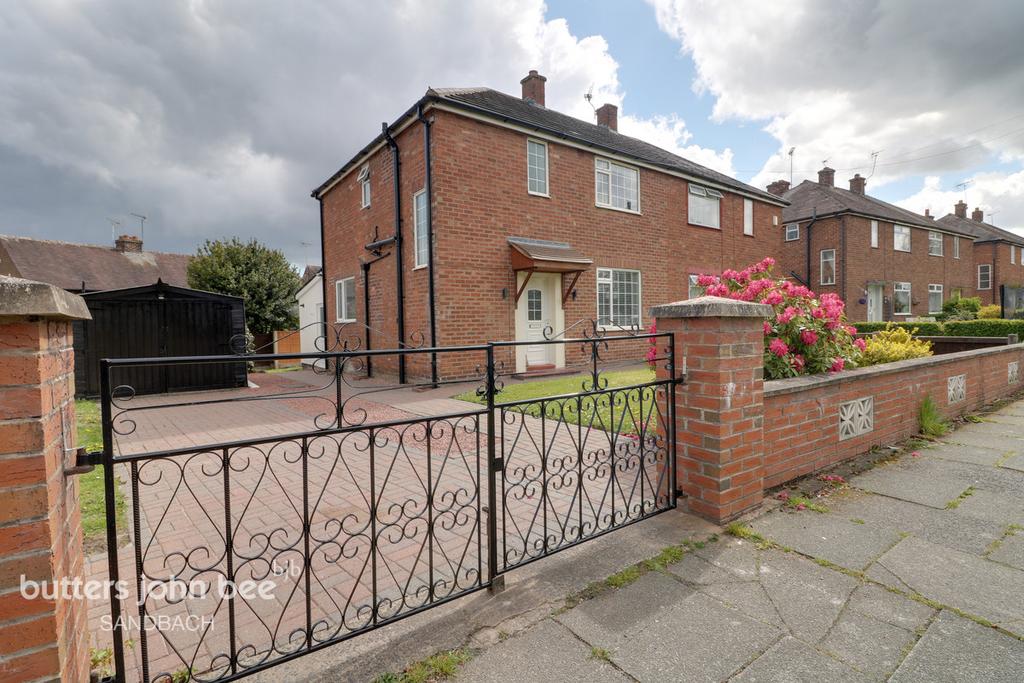 Third Avenue, Sandbach 3 bed semidetached house £200,000